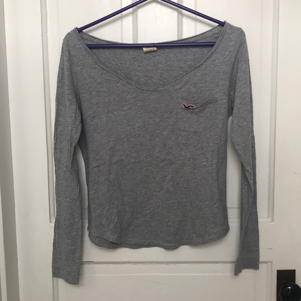 Hollister Gray Long-Sleeve Relaxed V-Neck Tee